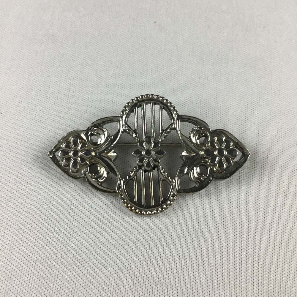 Beautiful Vintage Brooch